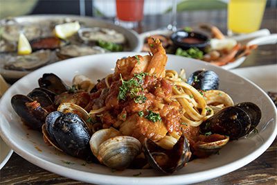 Spaghetti and mussels entree